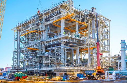 中企承建加拿大LNG工廠交付首個核心工藝模塊，工程建設穩步推進